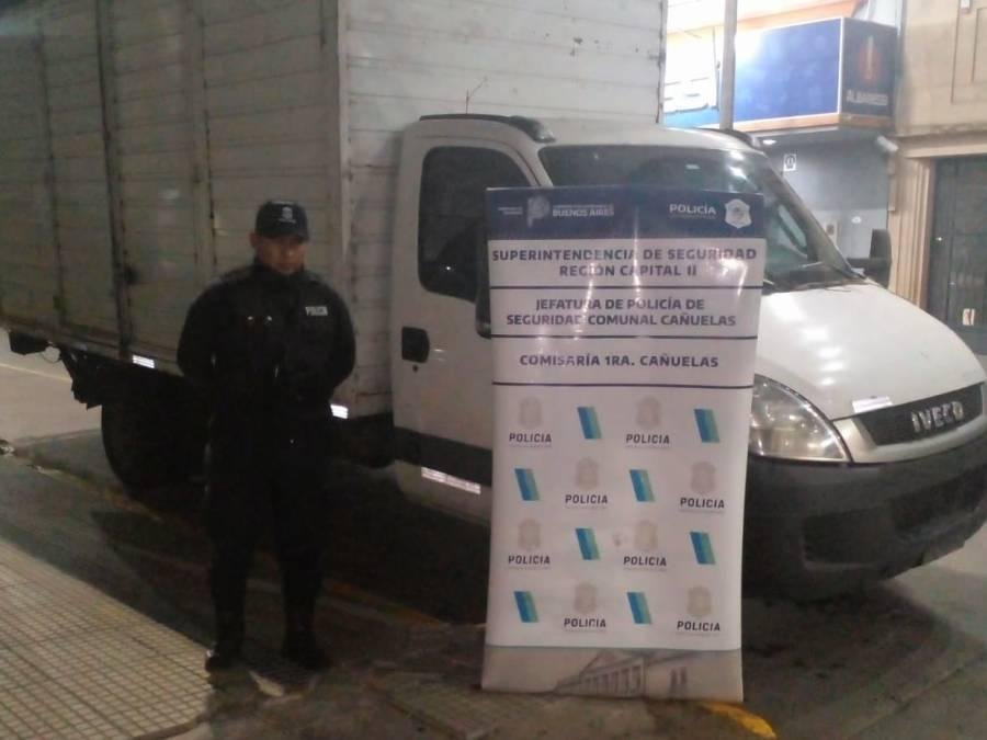 La policía recuperó un camión IVECO robado en Quilmes