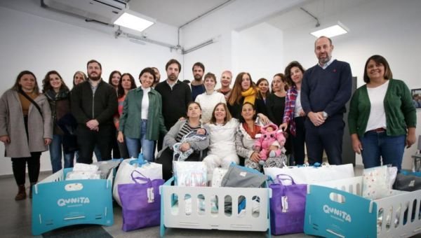 Entregaron kits del programa "Qunita Bonaerense" a familias quilmeñas