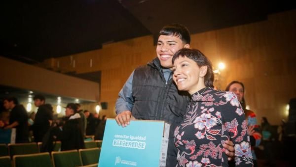 Mayra Mendoza a los jóvenes: "Quiero que sepan que hay una intendenta que los escucha"