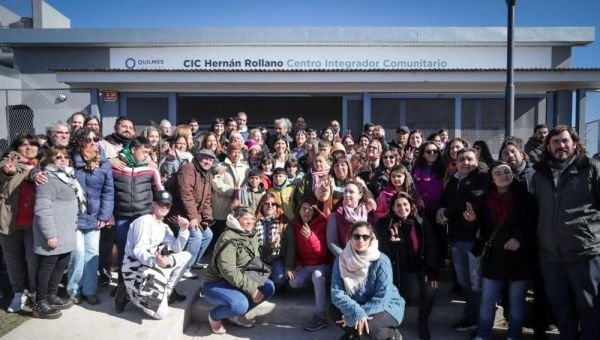 Mayra Mendoza inauguró el nuevo CIC de Villa Luján