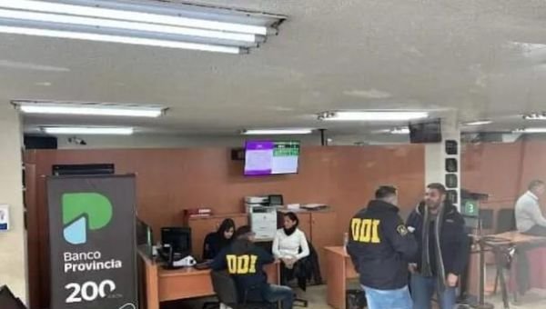 Allanamientos en Quilmes y Ezpeleta: Desbaratan banda que intentó asaltar un banco