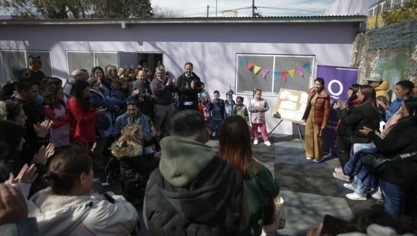 Mayra Mendoza inauguró una sala maternal en la ES N° 2 y cuatro aulas en la EEE N° 504