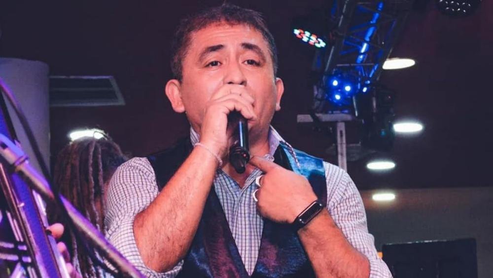 Murió el cantante de cumbia Huguito Flores en un brutal choque