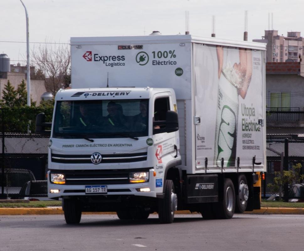 Cervecería y Maltería Quilmes incorpora el primer camión eléctrico de la Argentina a su red de distribución