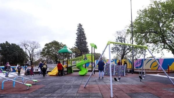 Inauguraron la puesta en valor integral de la Plaza Lourdes