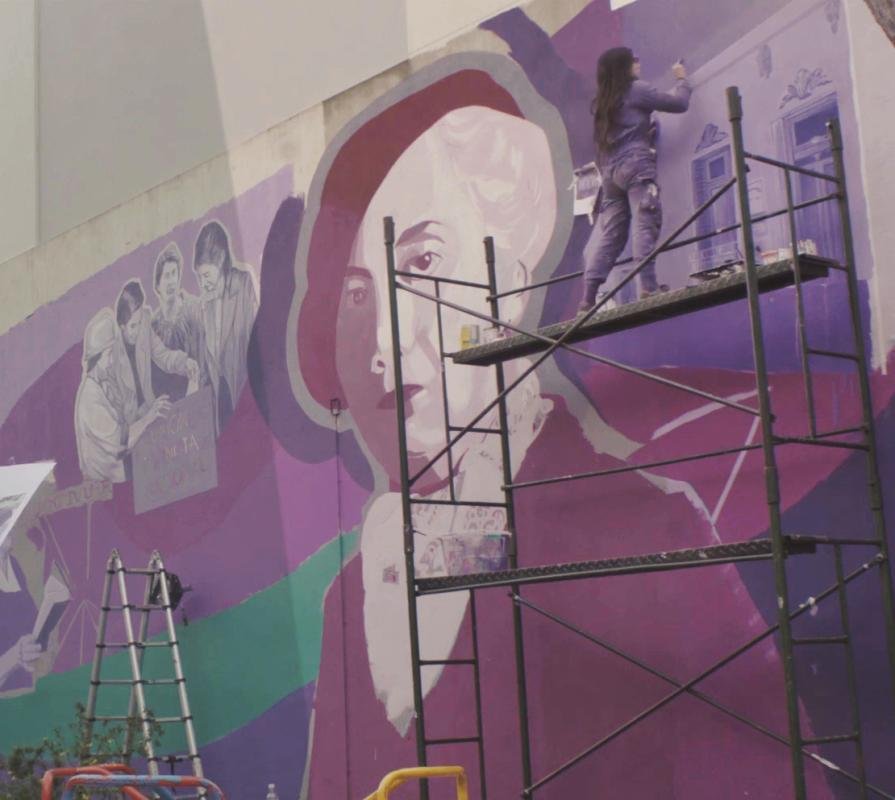 Imponente mural de Adela Salaberry en su aniversario