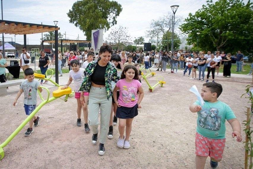 Mayra Mendoza: "Esta Plaza Primavera es de los vecinos, un sueño que ahora es una realidad"
