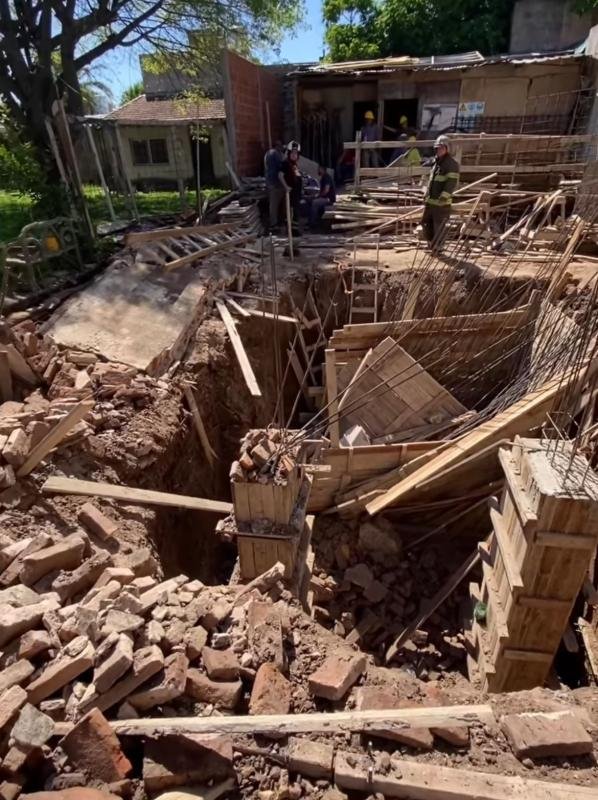 Obrero herido al derrumbarse una obra en Bernal