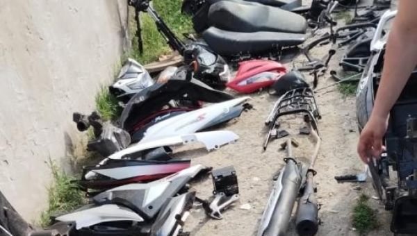 Le robaron la moto y encontró las autopartes en Marketplace: Dos detenidos