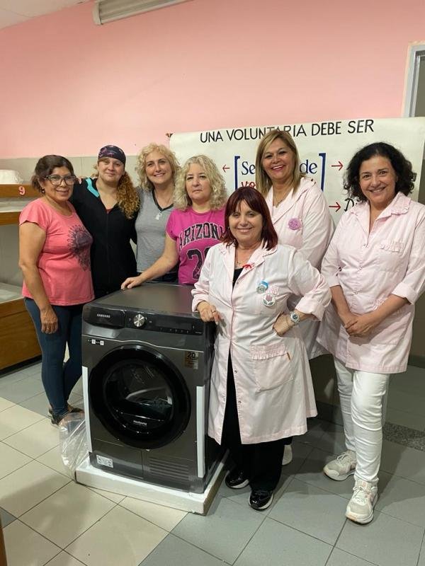 La Cooperadora del Hospital Iriarte donó un secarropas industrial para Neonatología