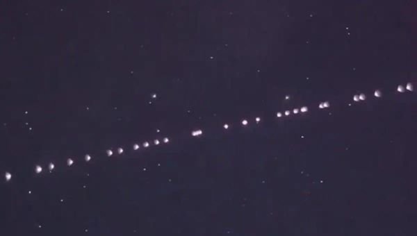 Los satélites Starlink de Elon Musk brindaron un espectáculo de luces en el cielo quilmeño