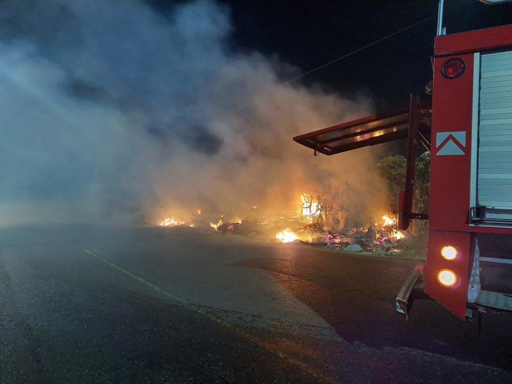Bomberos sofocaron un incendio en el "Campo del Alemán"