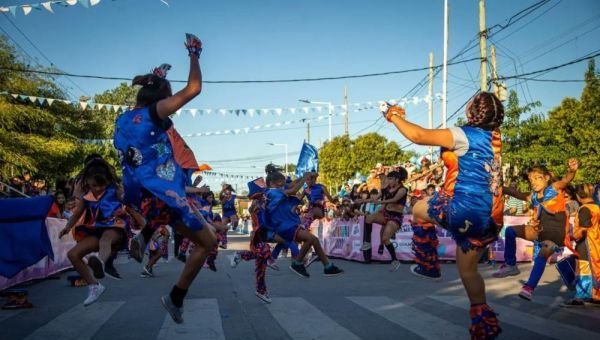 Una docena de murgas le darán color y ritmo a los carnavales de Quilmes