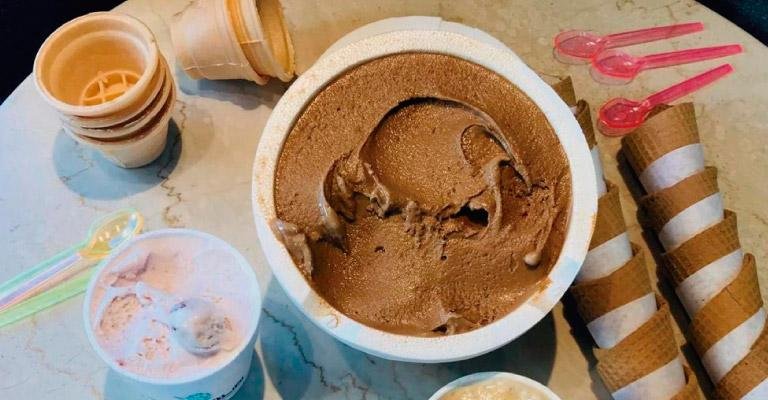 Cómo se fabrican los helados en una heladería histórica de Quilmes