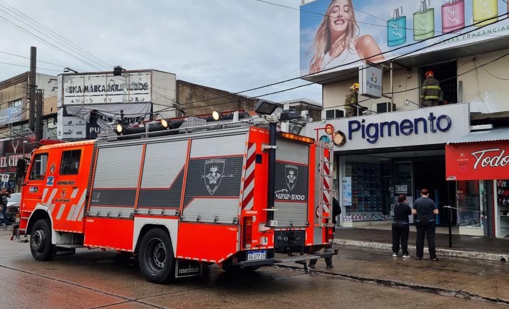 Susto en perfumería de Solano por principio de incendio