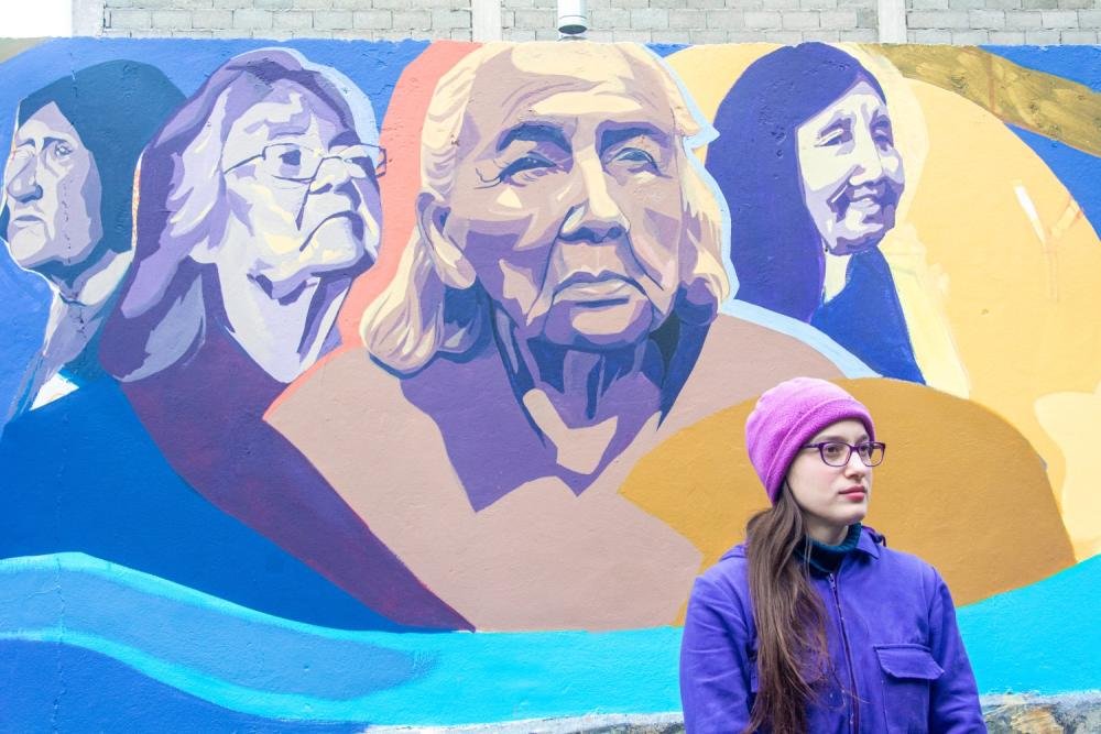 La quilmeña Daniela Anzoátegui fue elegida para pintar un mural en el Fin del Mundo