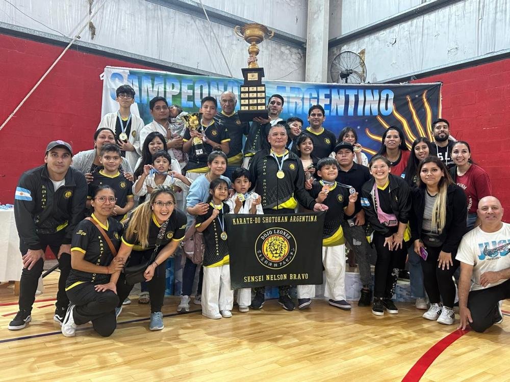 Alumnos del "Dojo Leones" de Ezpeleta lograron el primer puesto en el 24° Campeonato Argentino de Karate