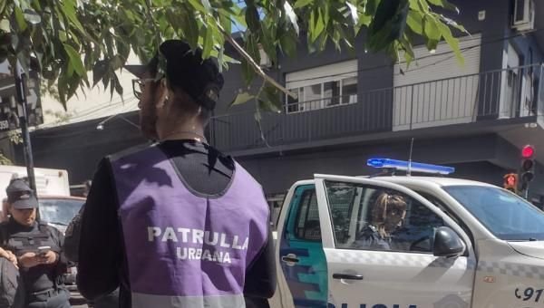 Detuvieron a una mujer que arrebató un celular en la Peatonal Rivadavia