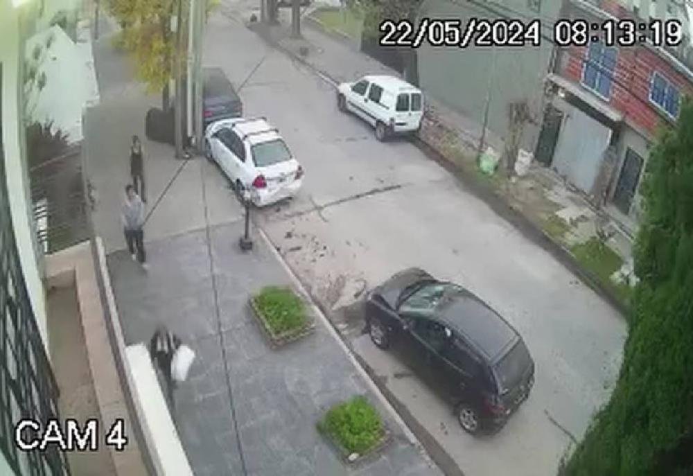 Chocó en Avellaneda con un auto que había sido robado minutos antes en el Barrio La Paz