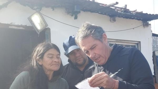 El concejal de La Libertad Avanza en Quilmes entregó donaciones en Villa Luján