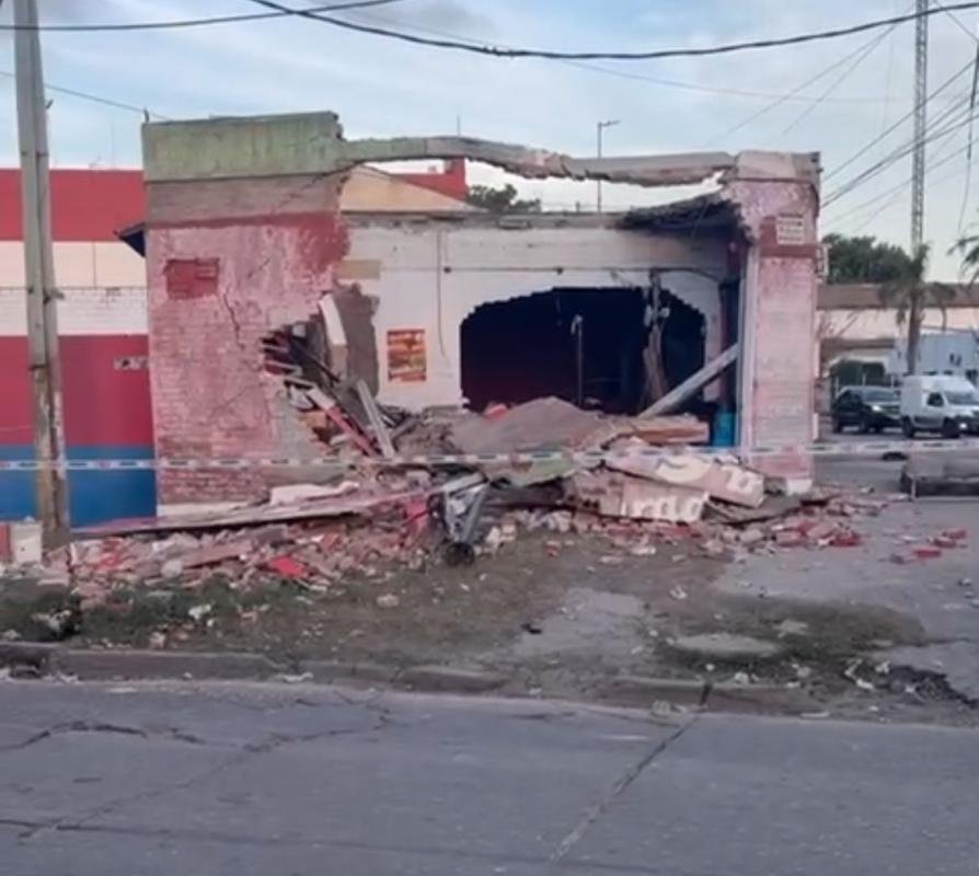 Se derrumbó una panchería en Quilmes Oeste