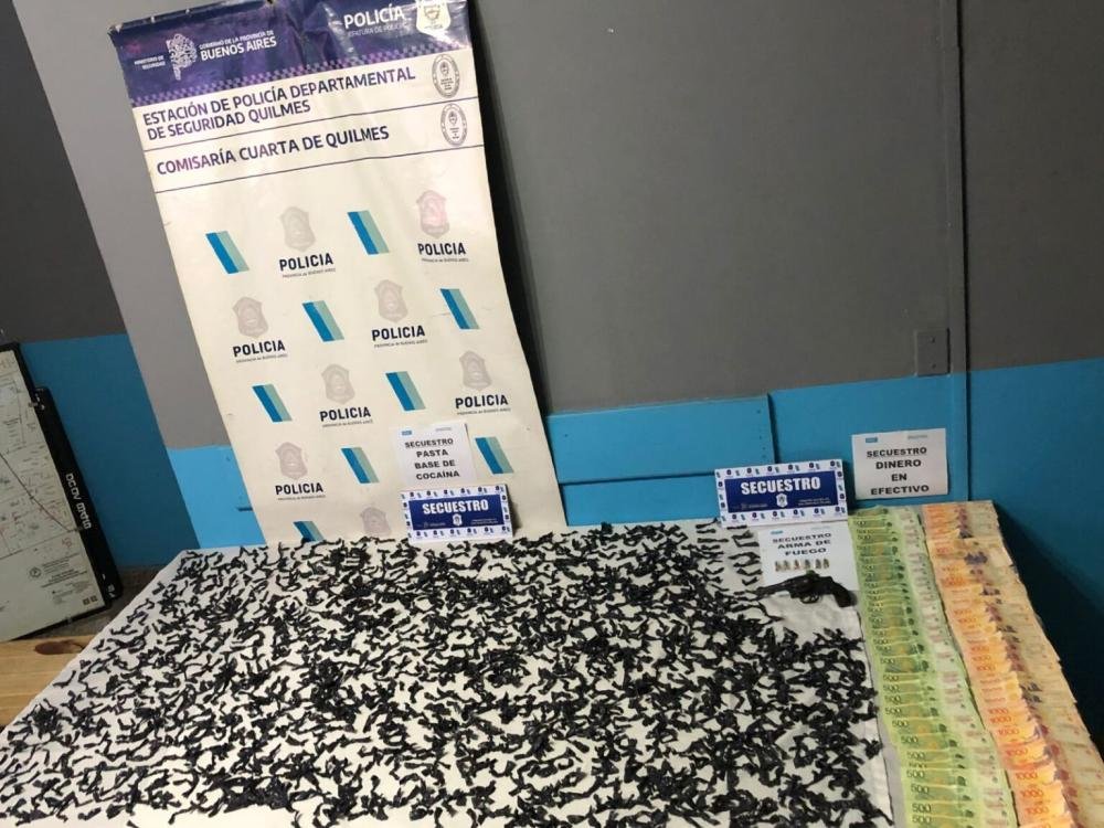 Secuestraron casi 2.000 dosis de cocaína en el Barrio La Matera