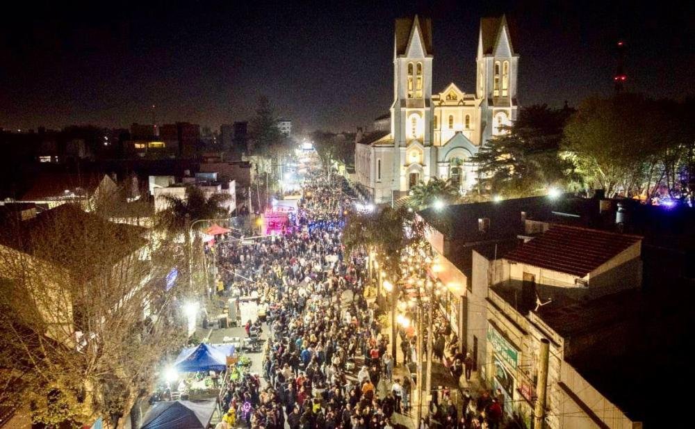 Bernal celebra su aniversario con los tradicionales fogones