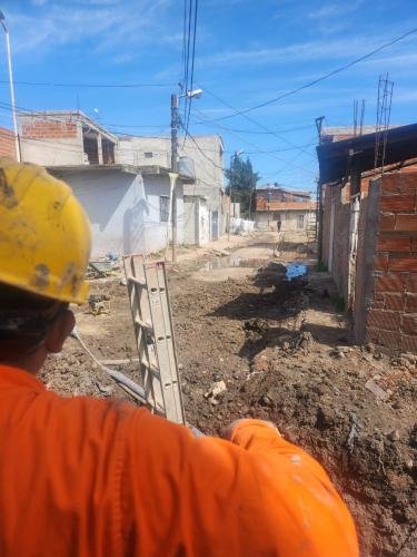 Avanza la obra de Instalación de Agua y Cloacas en Villa Itatí