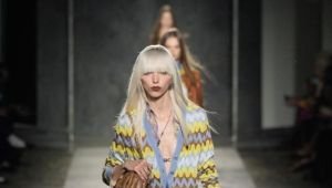 Quilmeña desfiló para Versace en la Semana de la Moda de Milán