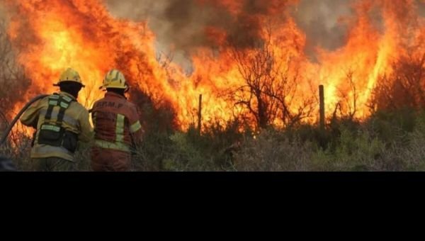 Vecinos de Ezpeleta se organizan para ayudar a los afectados por los incendios en Córdoba