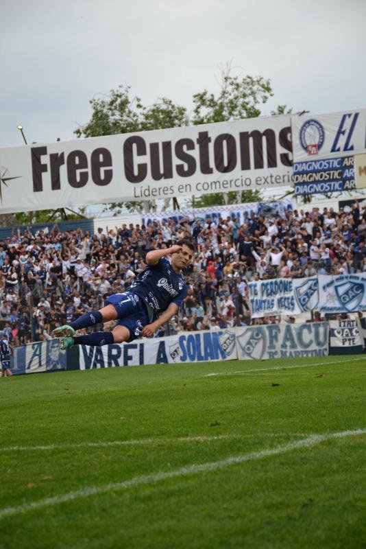 “El Cervecero” goleó a Deportivo Maipú y aseguró su ingreso al Torneo Reducido