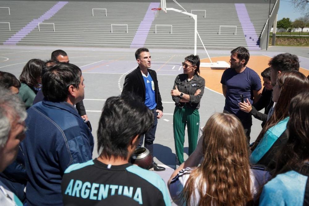 Mayra Mendoza recibió a deportistas y referentes del deporte para ciegos