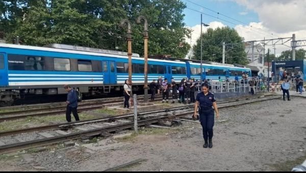 Tragedia en la Estación de Quilmes: Un chico murió atropellado por el Tren Roca