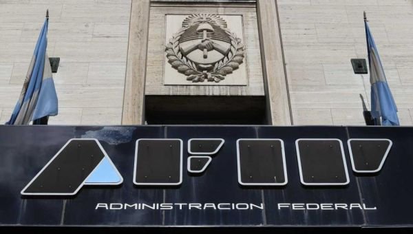 El Gobierno anunció el cierre de AFIP