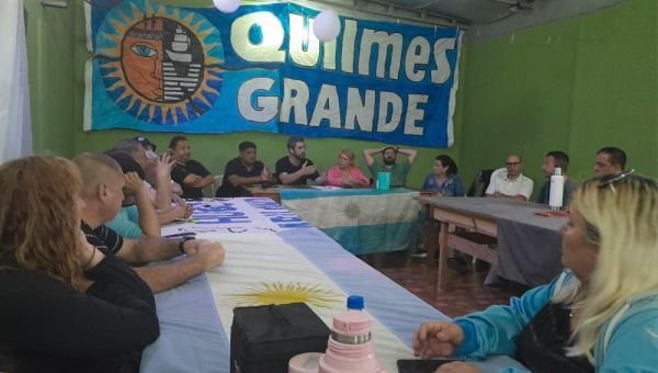 El "Frente Quilmes Grande" realizó un plenario para respaldar a Axel Kicillof