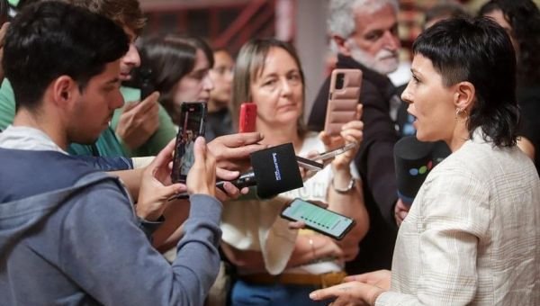 Mayra Mendoza acompañó a estudiantes de la UNQ agredidos por militantes libertarios