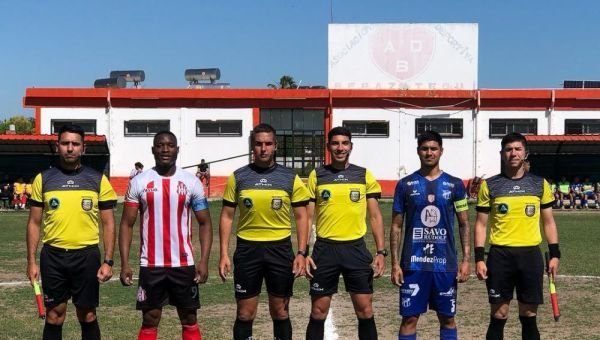 El Club Juventud de Bernal fue goleado y terminó último en el campeonato