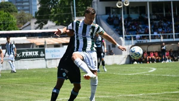 “Los Mates” igualaron ante Excursionistas y quedaron complicados en la pelea por el título