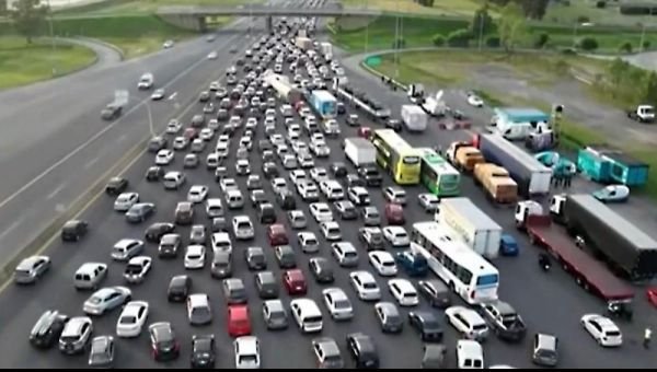 ¿Chau congestiones en hora pico? Anuncian la ampliación de la Autopista Buenos Aires - La Plata