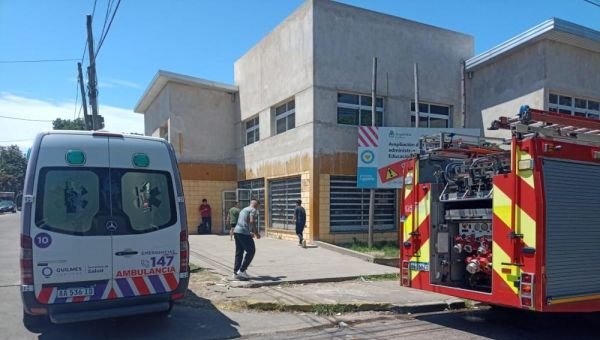 Arrojaron gas pimienta dentro de un aula en la Escuela Técnica N° 1