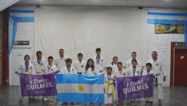 Karatecas de Ezpeleta conquistan 12 medallas en el Mundial IKU