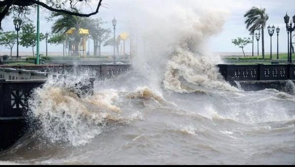 Advierten por una crecida en el Río de la Plata con picos superiores a 3 metros de altura