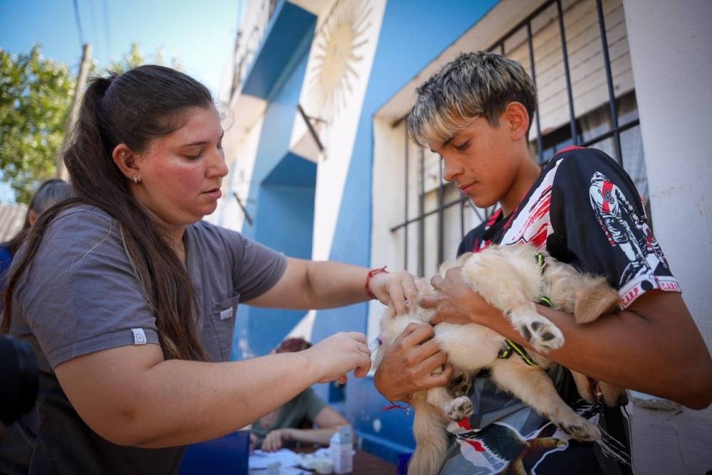 Se realizó un nuevo operativo de Zoonosis en la Soc. de Fomento "Villa Luján"