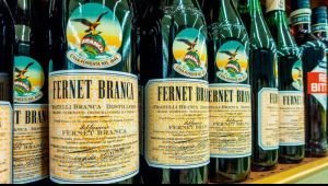 Subastarán botellas de Fernet y aperitivos a mitad de precio: ¿Cómo participar?