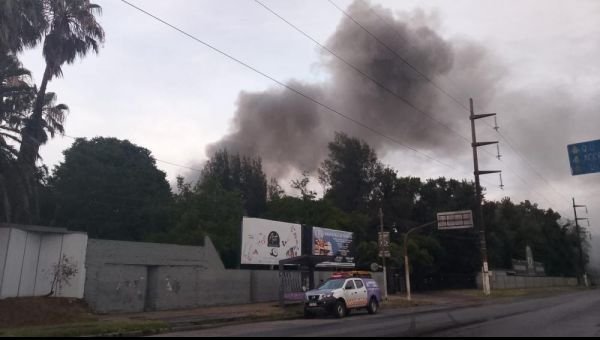 Se prendió fuego un sector del boliche "El Bosque"